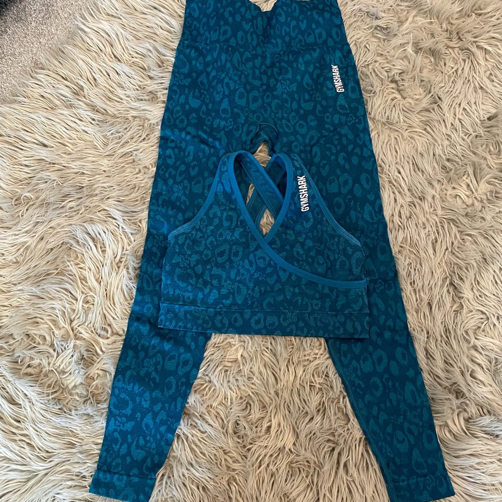 Like New Gymshark Animal Adapt Seamless Set Sz Small